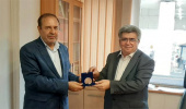 قدردانی رئیس دانشگاه تبریز از حاج کاظم قلمچی خیّر مشارکت کننده در ارتقای خوابگاه های این دانشگاه